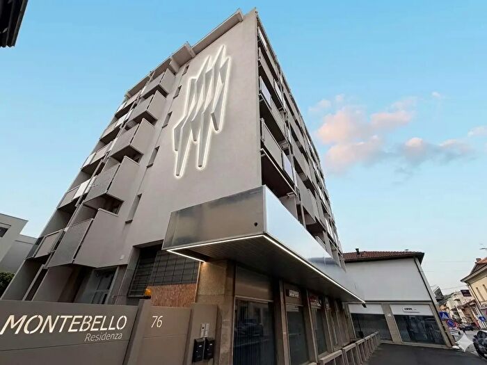 Appartamento trilocale in vendita in Via Montebello, Mariano Comense