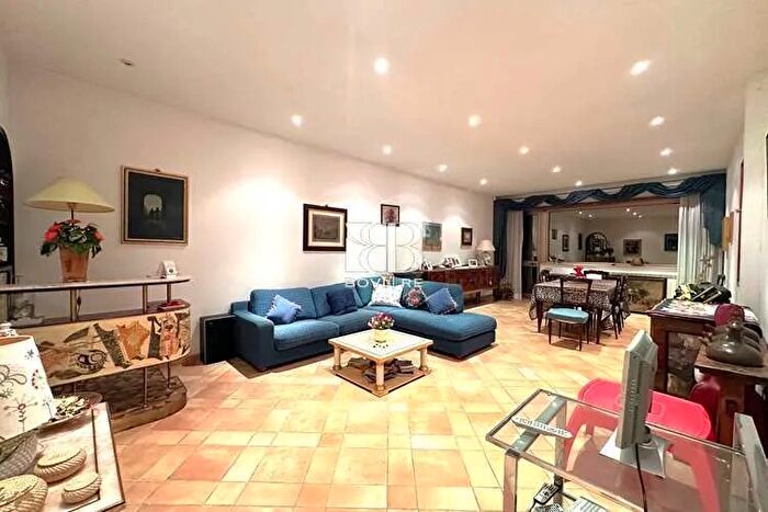 Casa con 15 locali in vendita in Via Aurelia RomaAurelia, Roma