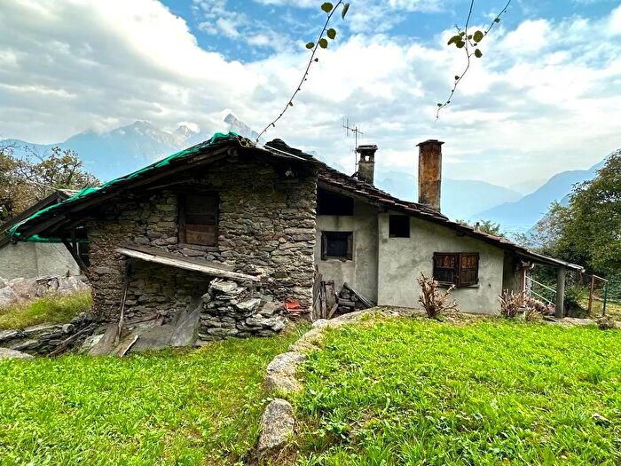 Case in Vendita e in Affitto - 2