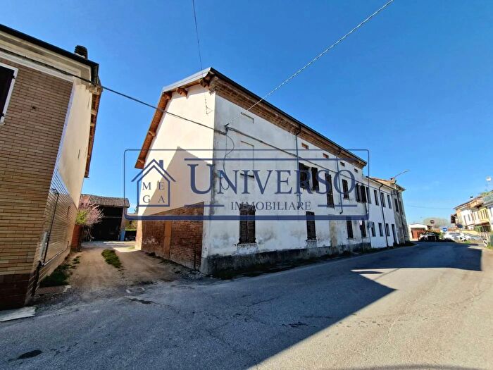 Casa con 8 locali in vendita in Via Roma Guazzora, Guazzora