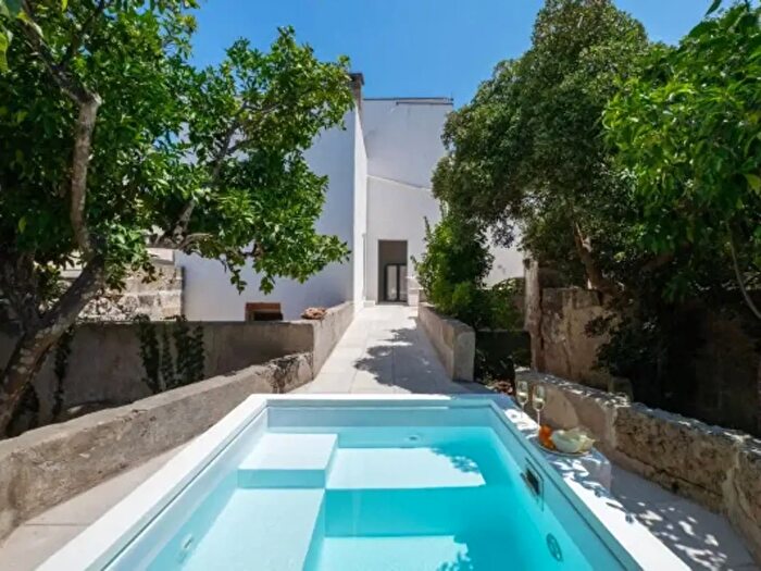 Casa con 6 locali in vendita in Via Pietro Verri, Castrignano Del Capo