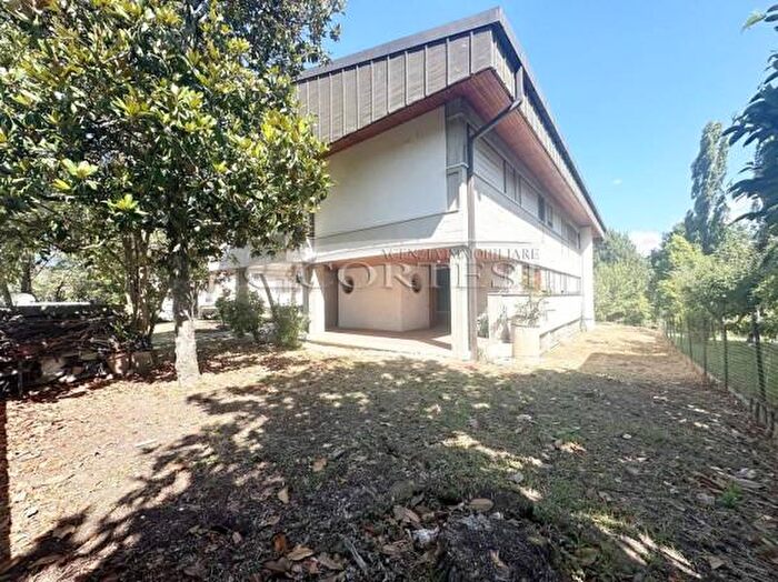 Casa con 6 locali in vendita in Via Cecco Angiolieri, Citta Di Castello