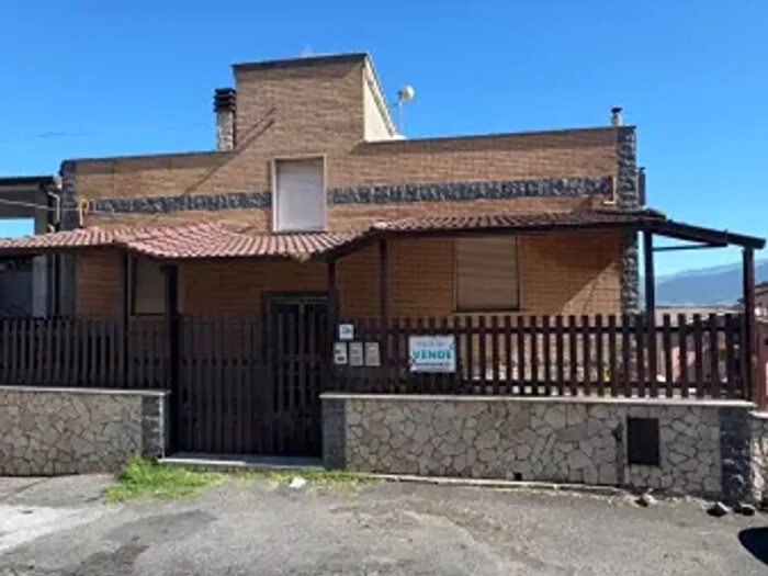 Appartamento quadrilocale in vendita in Via Europa, Sant'Angelo Romano