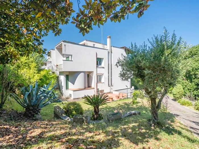 Casa con 8 locali in vendita in Via Fosso della Mola, Formello