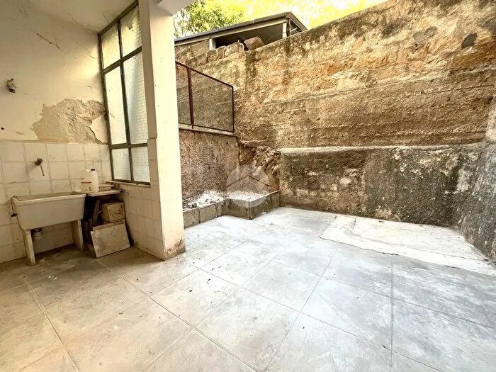 Appartamento trilocale in vendita in Via Ravetto Clemente, Palermo