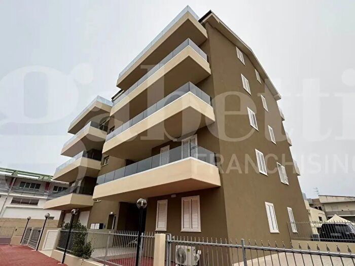 Appartamento trilocale in vendita in Via Raffaello Sanzio Snc, Tortoreto