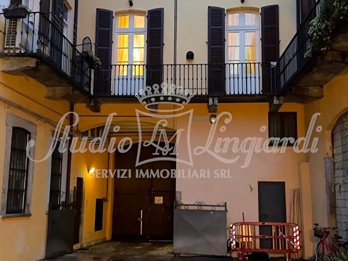 Appartamento trilocale in vendita in Via Borgo Adda, Lodi
