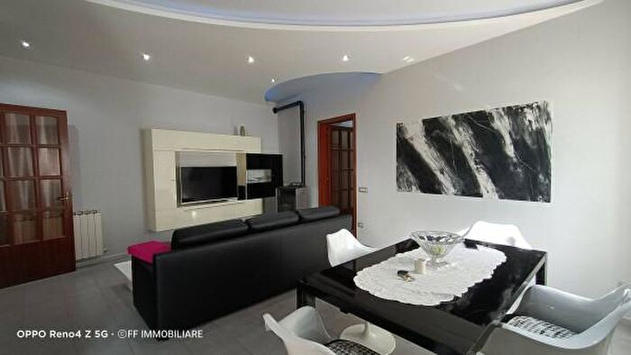 Appartamento con 5 locali in vendita in Via Giacomo Leopardi, Penna San Giovanni