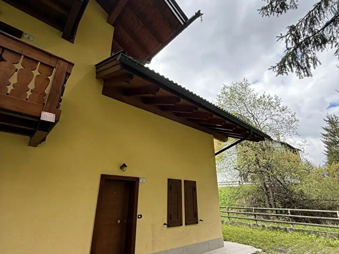 Casa quadrilocale in vendita in Via Cercenà, Campitello Di Fassa