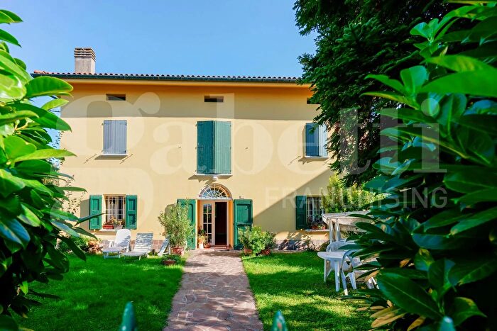 Casa con 7 locali in vendita in Castel Maggiore