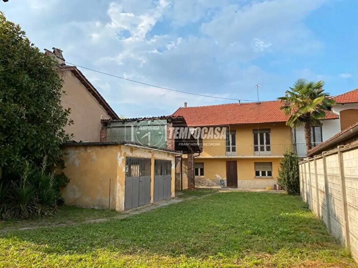 Casa con 9 locali in vendita in Via Murina, Carmagnola