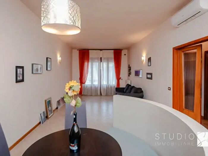 Appartamento con 5 locali in vendita in Via Carlo Forlanini, Pistoia