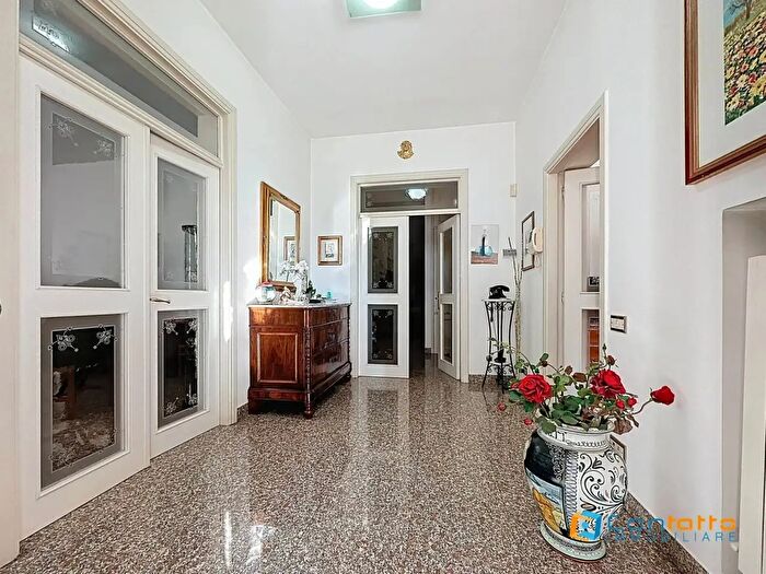 Casa con 12 locali in vendita in Viale John Fitzgerald Kennedy, SantEgidio Alla Vibrata