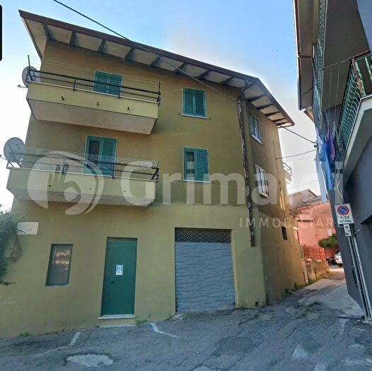 Casa con 5 locali in vendita in Borgo di Castagnola di Sotto, Massa