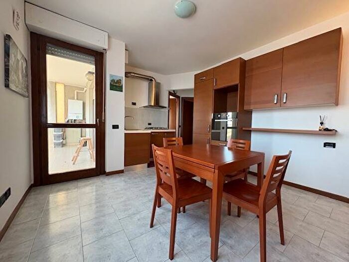 Appartamento trilocale in affitto in Sagnino, Como