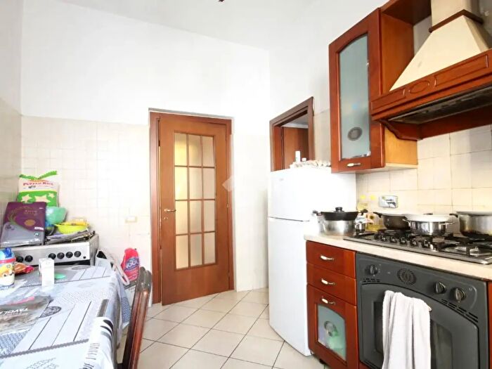 Appartamento trilocale in vendita in Via della Marranella, Roma