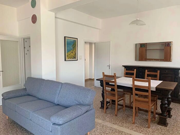Appartamento con 5 locali in affitto in Ancona