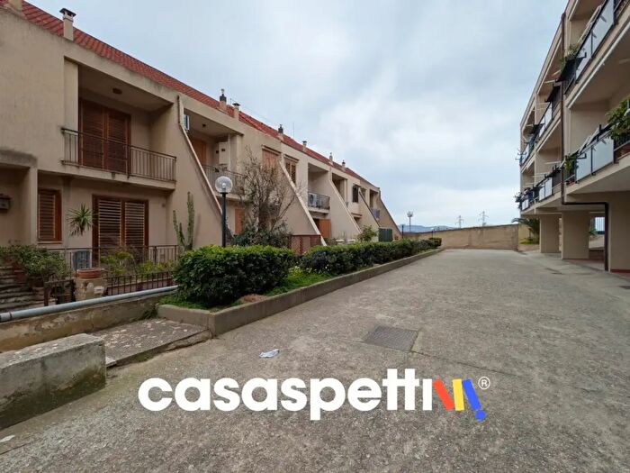 Casa con 6 locali in vendita in Via Vallelunga, Reggio Calabria