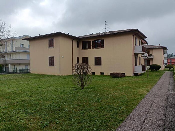 Appartamento trilocale in affitto in Via degli Alpini, Seriate