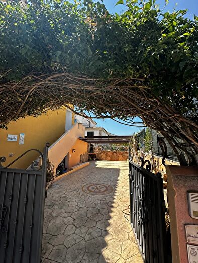 Appartamento trilocale in vendita in Via Giuseppe di Vittorio, Orosei