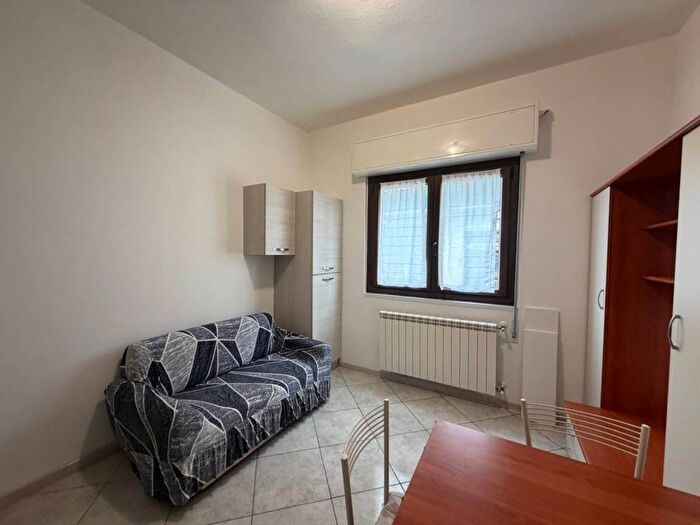 Appartamento bilocale in affitto in Via Silvio Pellico, Centro, Limbiate