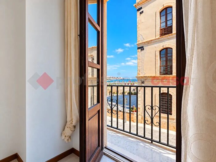 Appartamento trilocale in affitto in Via Vittorio Veneto, Siracusa