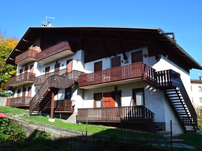 Appartamento trilocale in affitto in Via Cappuzzetti, Cavrari, Roana