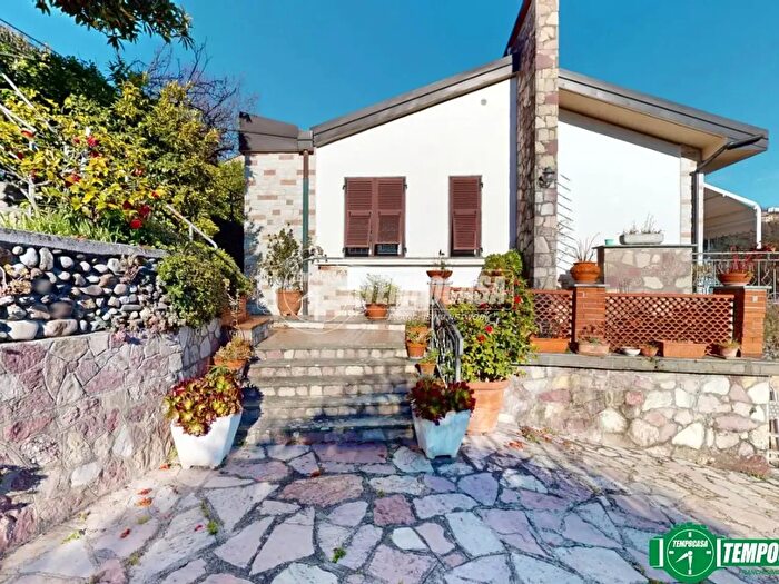 Casa con 6 locali in vendita in Via Guglielmo Marconi, La Spezia