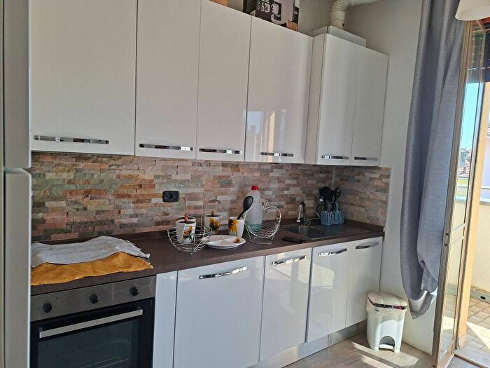 Appartamento trilocale in affitto in Via Cesare Battisti, Centro, Cogliate