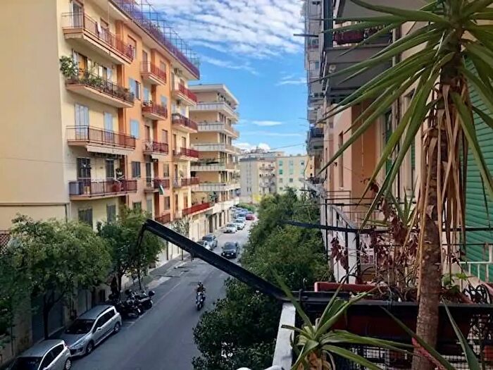 Appartamento quadrilocale in vendita in Via Lucio Petrone, Salerno