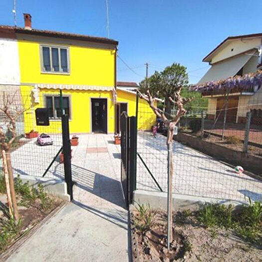 Casa quadrilocale in vendita in Via Recchi, Riva del Po