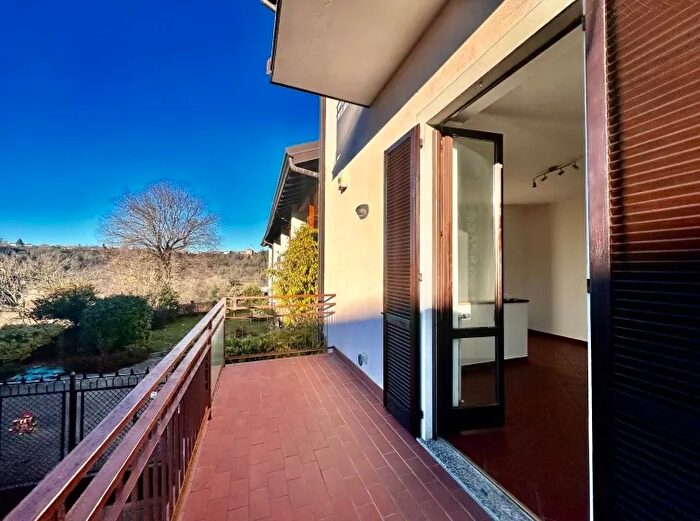 Appartamento bilocale in vendita in Via Trento Malnate Va Italia, Malnate