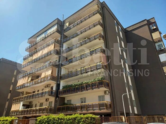 Appartamento con 5 locali in vendita in Via Eroi di Dogali, Bari