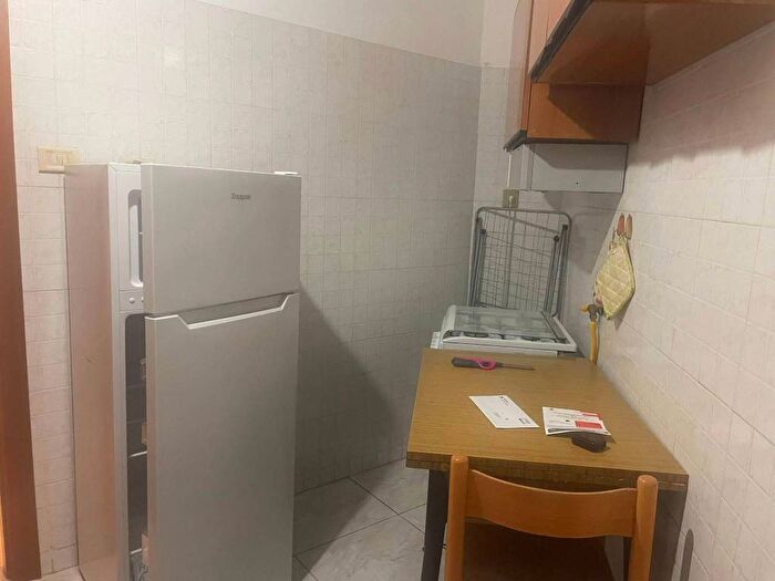 Appartamento bilocale in affitto in Via Adalberto, Bologna, Roma