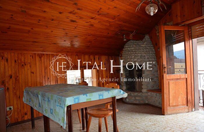 Appartamento quadrilocale in vendita in Piazza IV Novembre, Monno