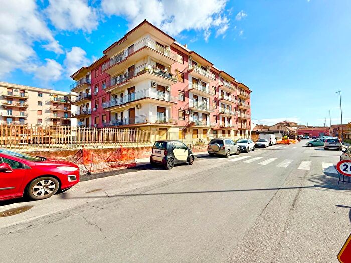 Appartamento quadrilocale in vendita in Via Taranto, Catania