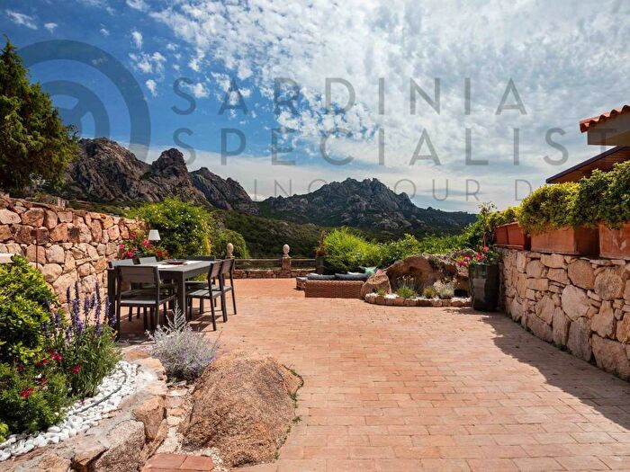 Appartamento quadrilocale in affitto in San Pantaleo, Olbia