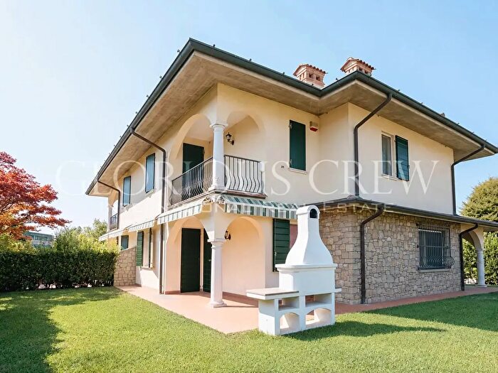 Casa con 6 locali in vendita in Via Paganini a, Castel Mella
