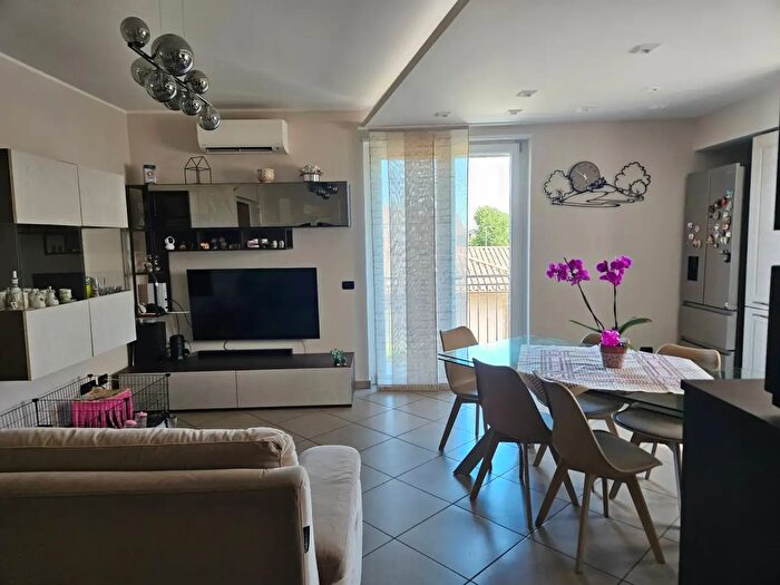 Appartamento trilocale in vendita in Via Bernini, Borgo Ticino