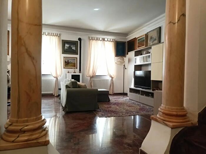Casa con 5 locali in vendita in Via Mizzi, Guardamiglio