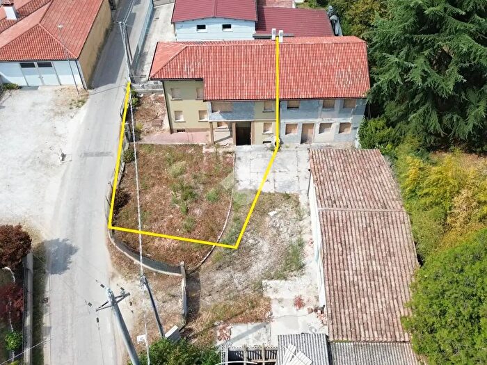 Casa con 6 locali in vendita in Via Casoni, Castelfranco Veneto