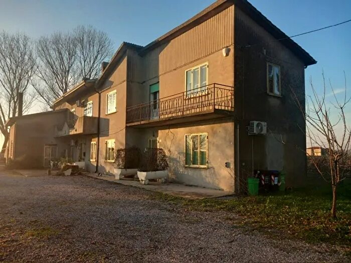 Casa con 5 locali in vendita in Bagnolo Di Po