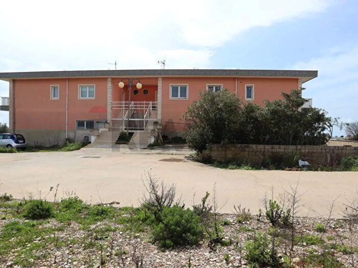 Casa con 16 locali in vendita in Cda Monachella, Ragusa