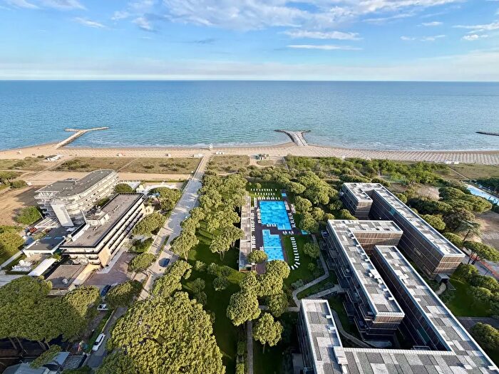 Appartamento trilocale in vendita in Viale Oriente, Jesolo