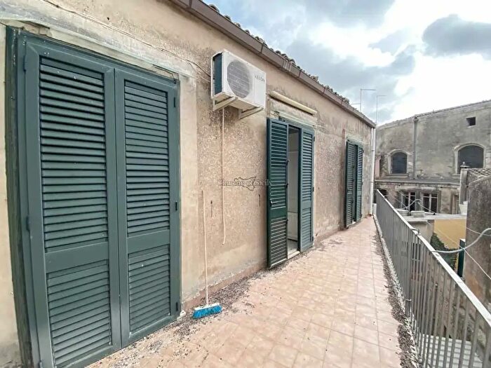 Casa trilocale in vendita in Corso Regina Elena, Modica
