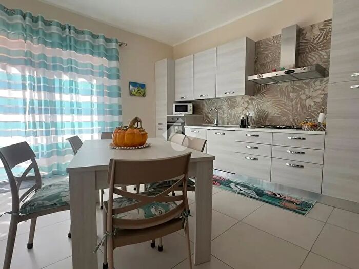 Appartamento con 5 locali in vendita in Via Cavour, Balestrate