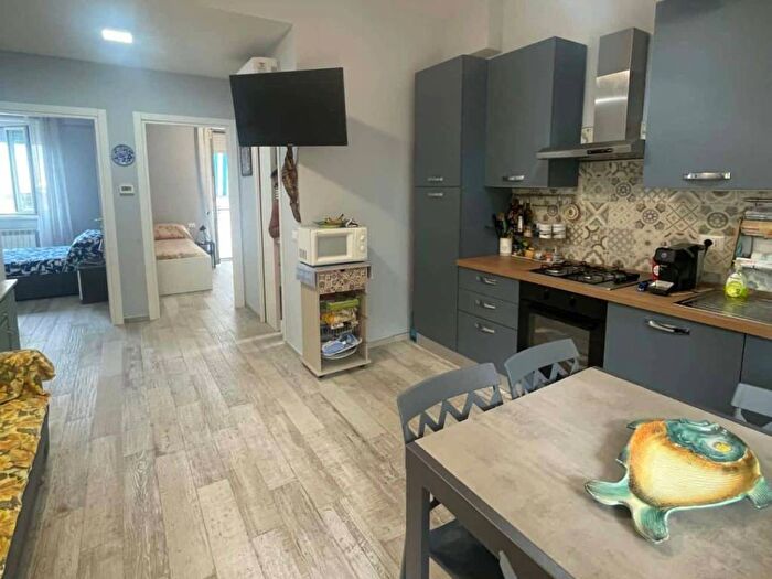 Appartamento trilocale in affitto in Via delle Tartane, Ostia Levante, Roma