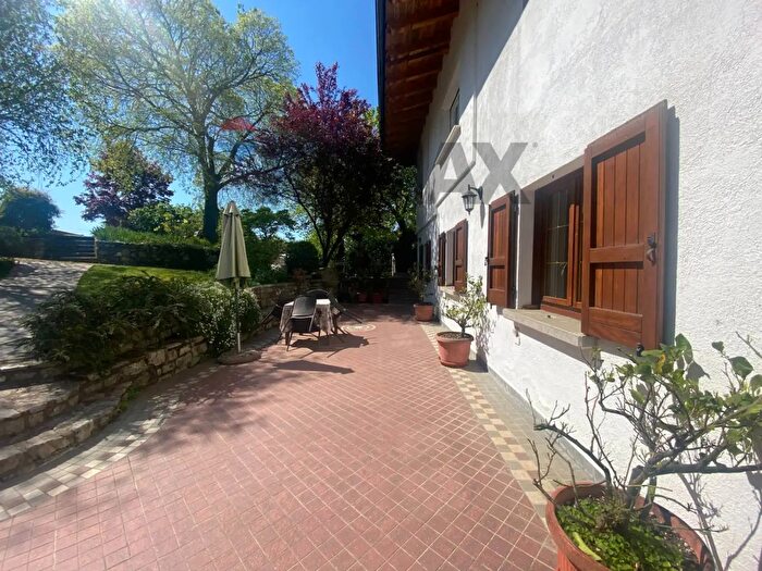 Casa con 6 locali in vendita in Salo'