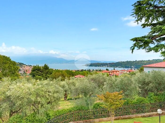 Appartamento trilocale in affitto in Via degli Abeti, Salo'
