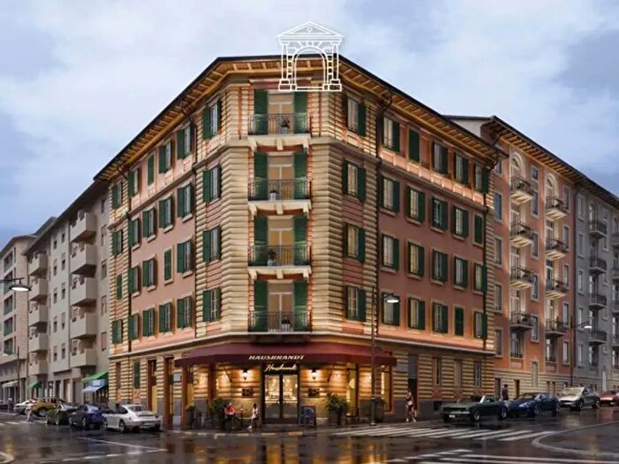 Appartamento trilocale in vendita in Via Edmondo De Amicis, Trieste